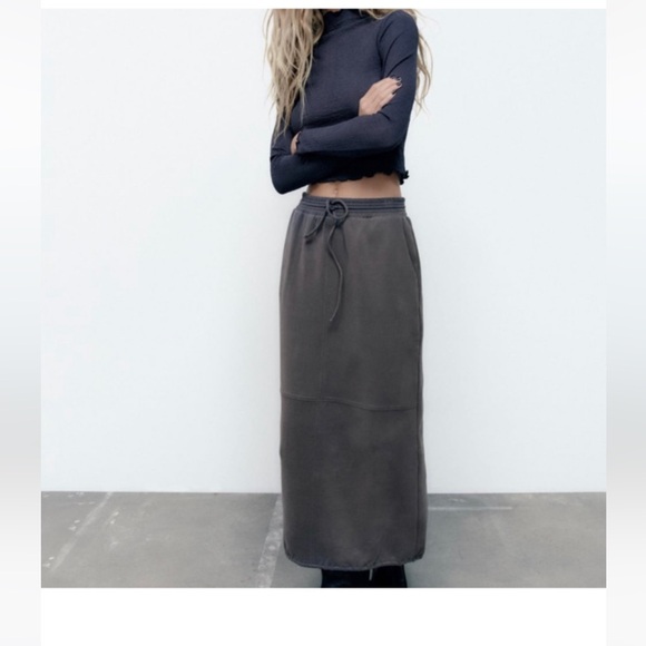 Zara Dresses & Skirts - Zara skirt 5/$10❤️